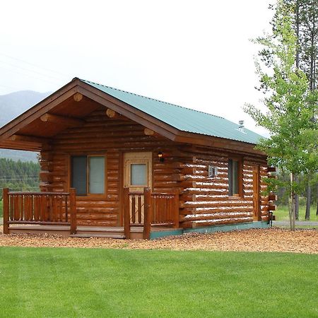 Silverwolf Log Chalets Coram Exterior foto