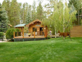Silverwolf Log Chalets Coram Exterior foto
